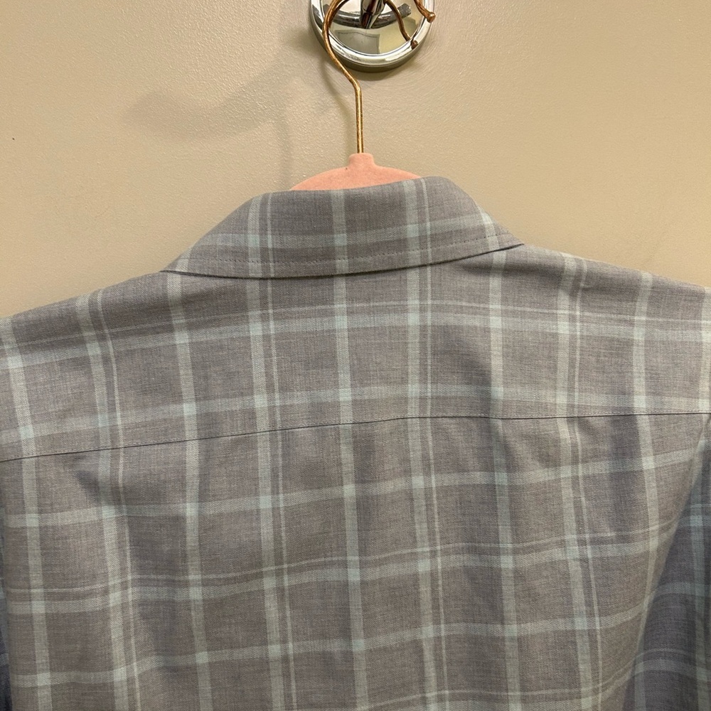 UNTUCKit Romagna Wrinkle Free Shirt Size small blu EUC A0372 - Picture 9 of 9